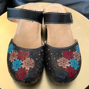 L’Artiste Spikey Sandal Clog